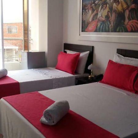 Hotel Giron Plaza Luaran gambar