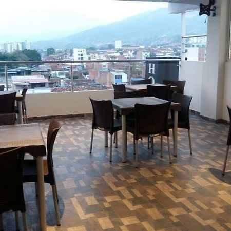 Hotel Giron Plaza Luaran gambar